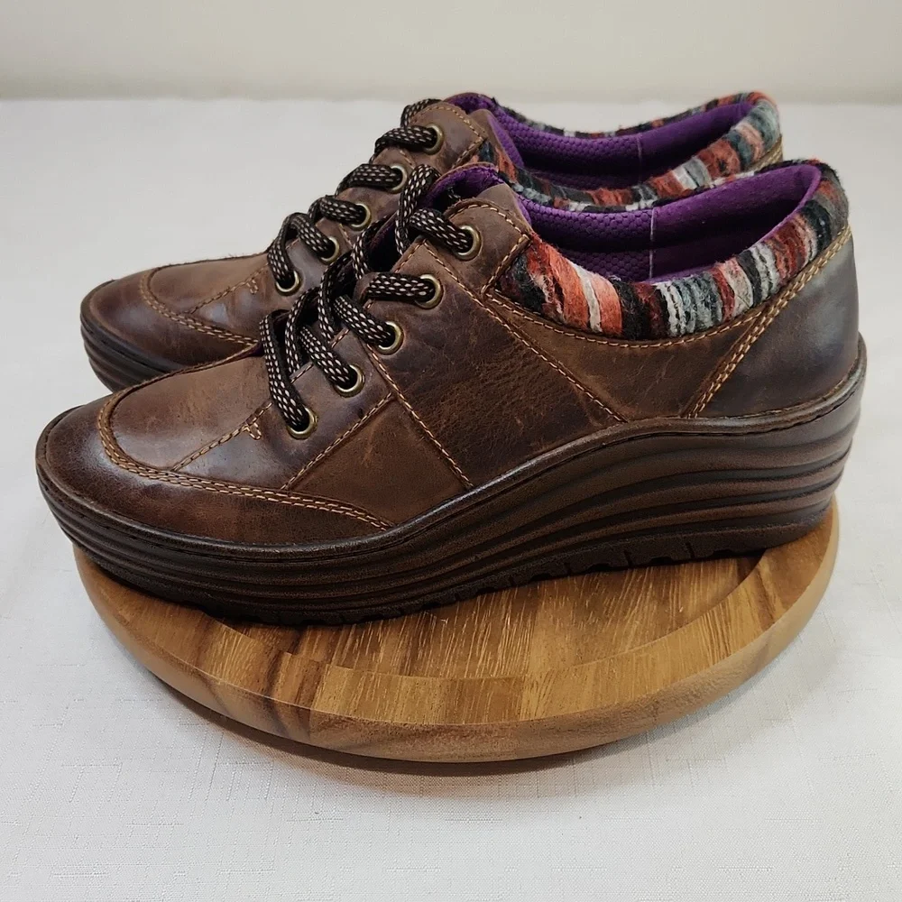 Bionic Gervais Platform Wedge Oxfords. Size 8